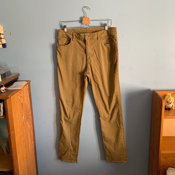 American Eagle Slim Chinos - Picture 1 of 4